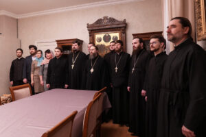 Преподаватели и студенты ТамДС на встрече с Епископом Леонидом, наместником Введенской Оптиной пустыни